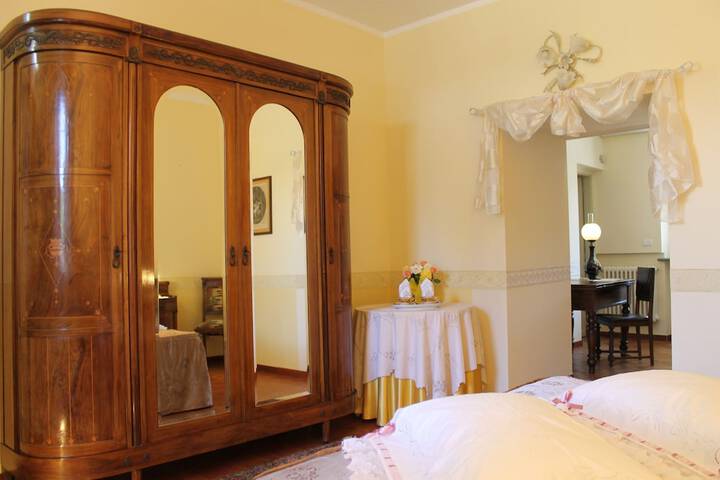Room 6 of 38