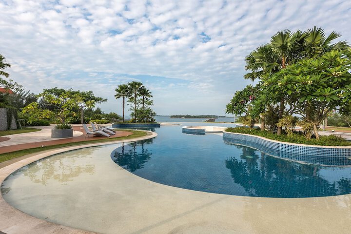 Pool 10 of 34