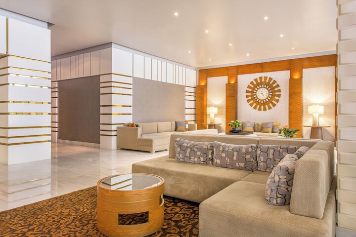 Entrance & Lobby