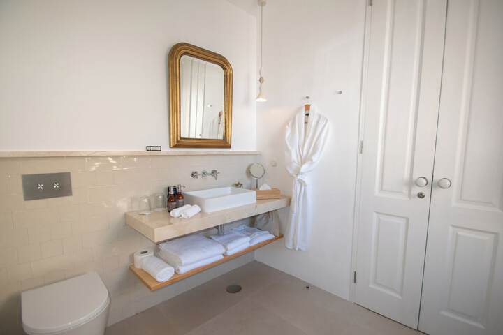 Room 29 of 48