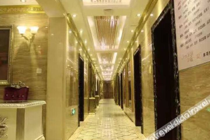 Hotel Interior 15 of 30