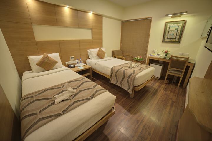 Room 9 of 43