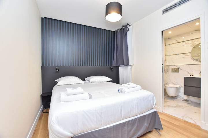 Room 16 of 123