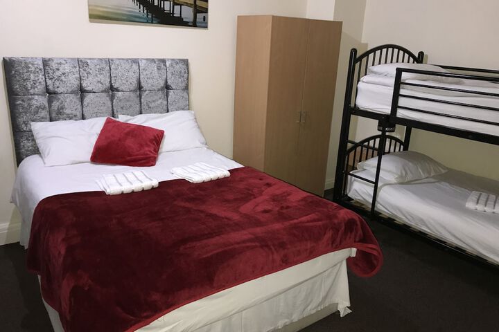 Room 10 of 37