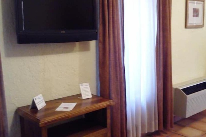 Room 10 of 44