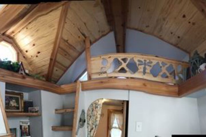 Room 8 of 19