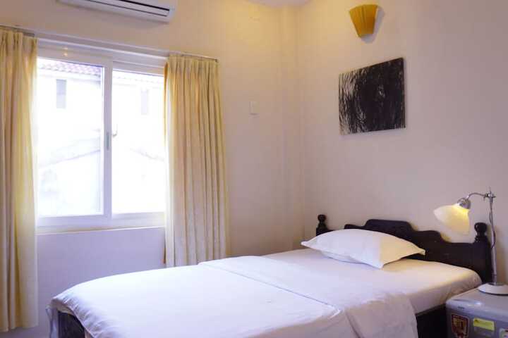 Room 28 of 48