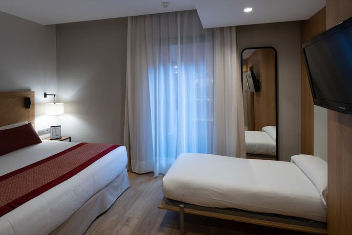 Room 5 of 78