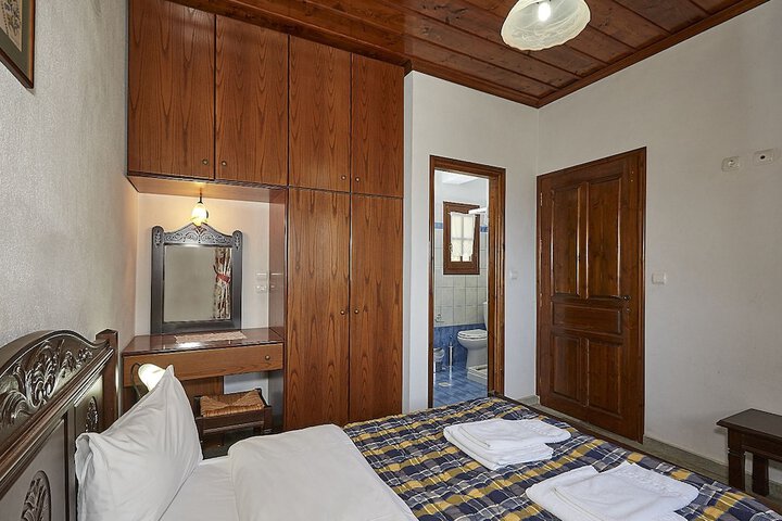 Room 24 of 68