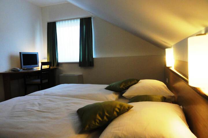 Room 15 of 47
