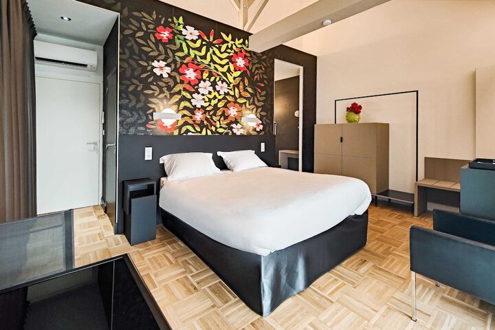 Room 6 of 20