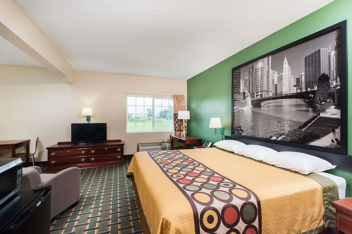 1 King Bed (9 of 14)