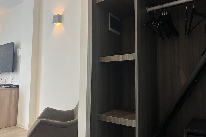 Room 37 of 106