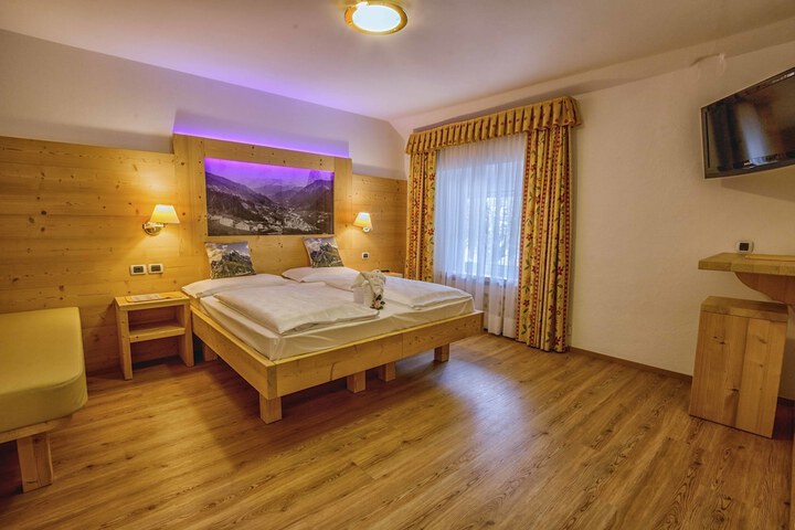 Room 13 of 72