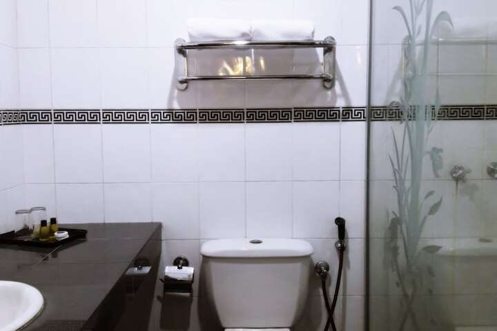 Clean Restrooms