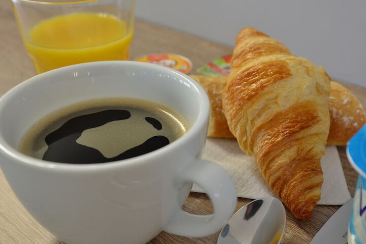 Breakfast/Coffee Service 16 of 26