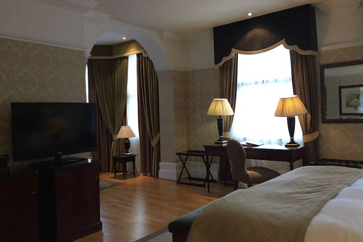 Room 6 of 82