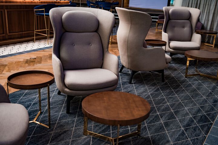 Lounge 72 of 119