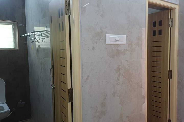Room 64 of 95