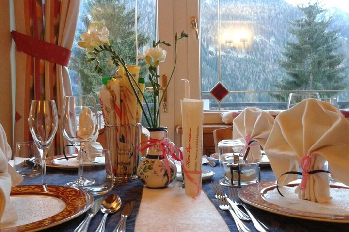 Dining 39 of 57