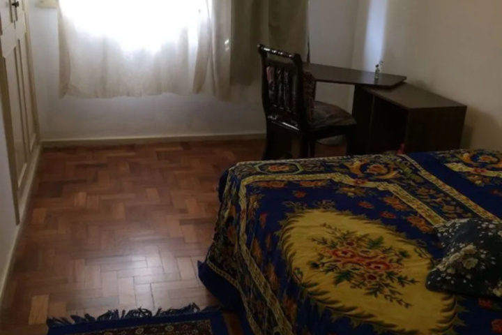 Room 6 of 9