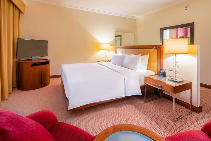 Room 30 of 85