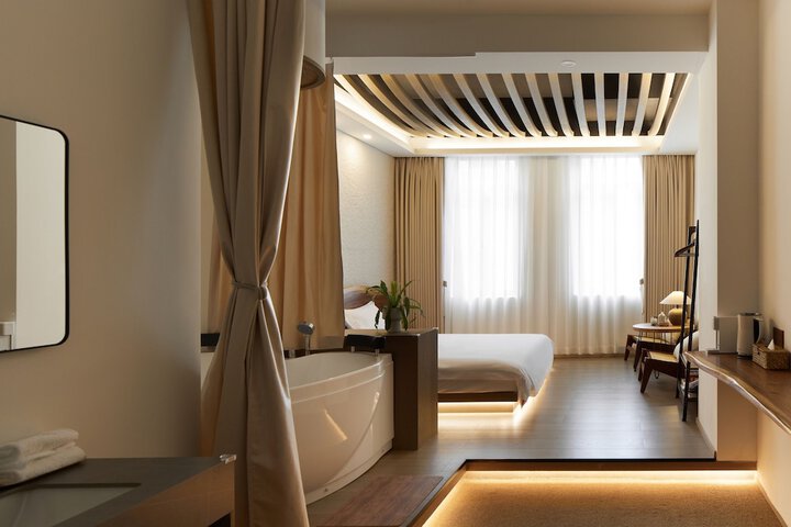 Room 9 of 44