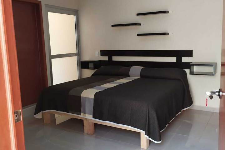 Room 5 of 18