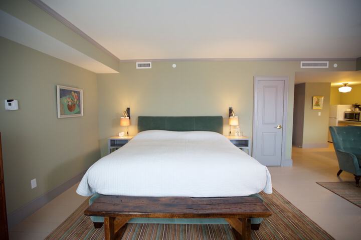 Standard | King Bed (13 of 23)