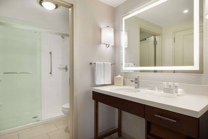 Bathroom shower