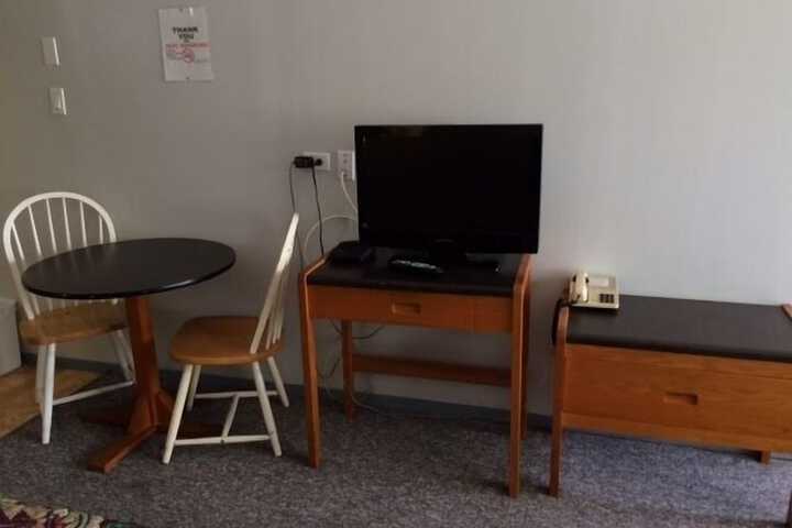 Room 10 of 20