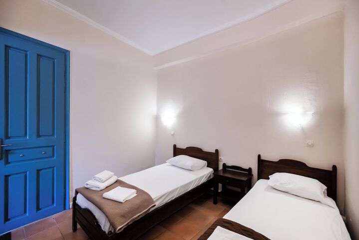 Room 21 of 76