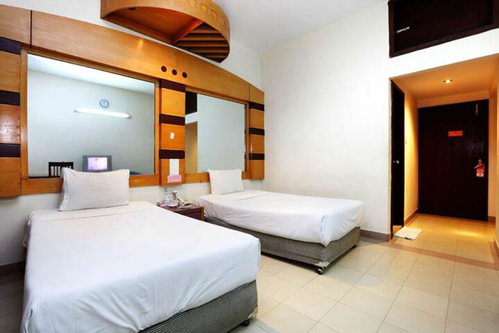 Room 7 of 48
