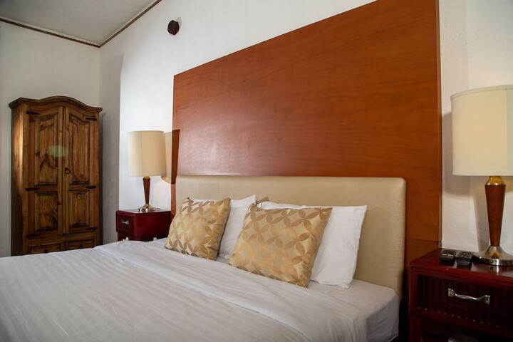 Room 7 of 27