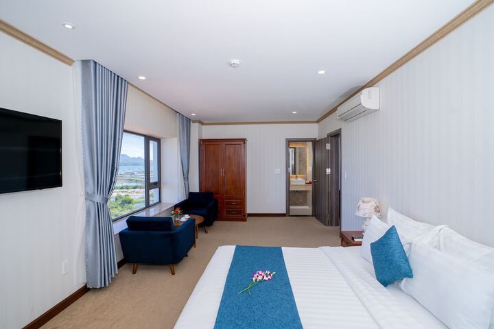 Room 30 of 80