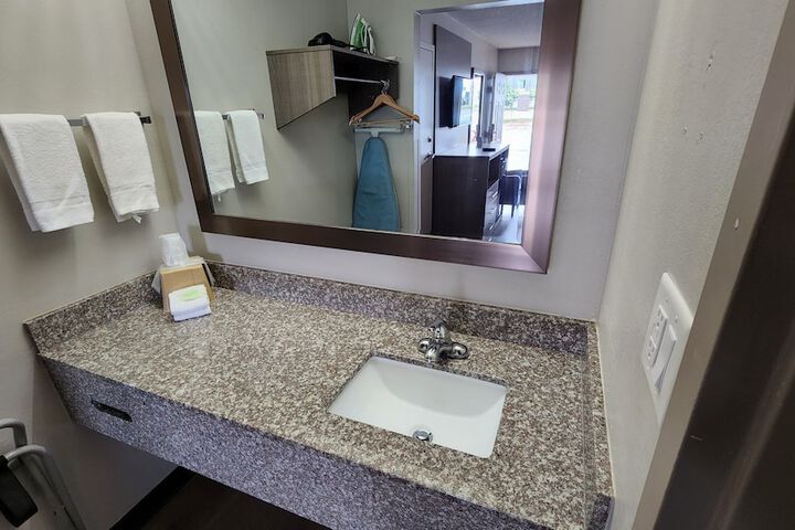 ADA Accessible Superior King with Roll in Shower (9 of 18)