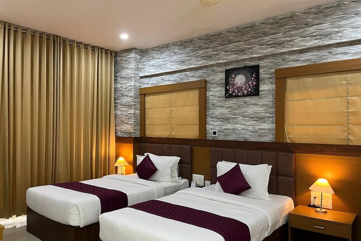 Room 6 of 17