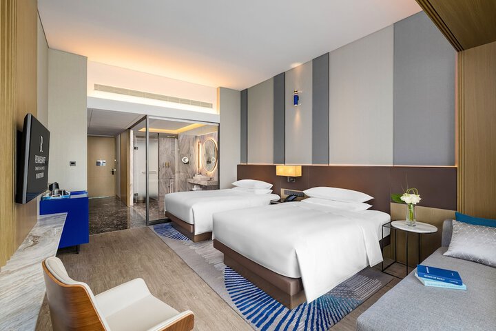 Room 8 of 34