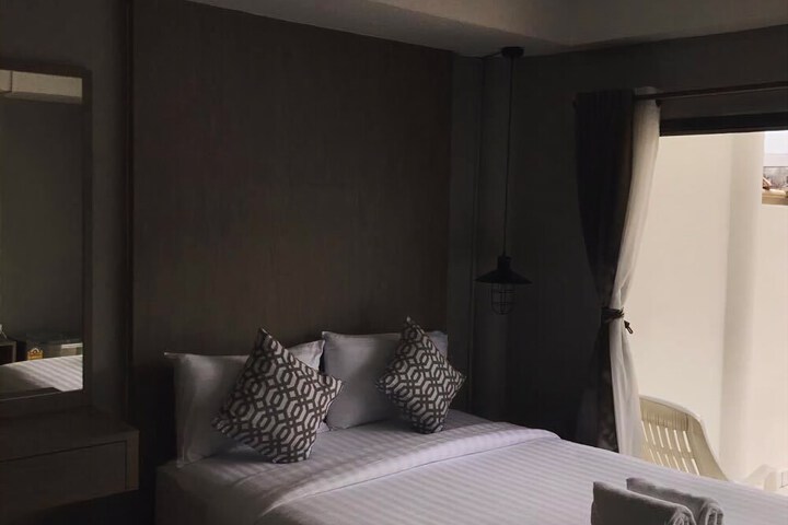 Room 2 of 15