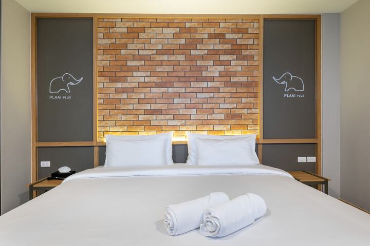 Room 27 of 126