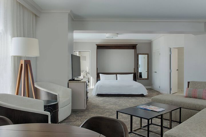 Room 25 of 199