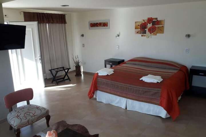 Room 6 of 136