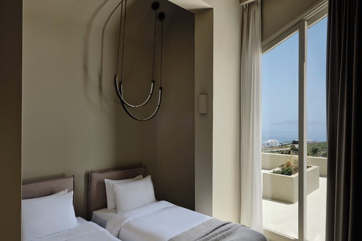 Room 34 of 128