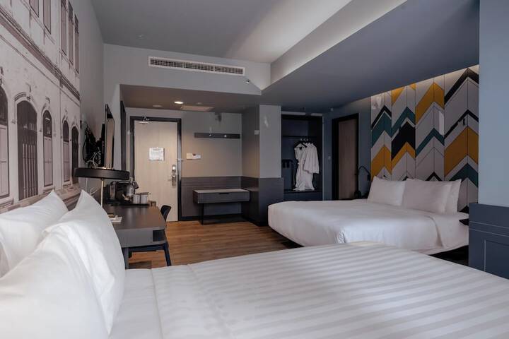 Room 9 of 39