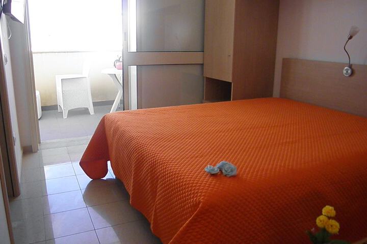 Room 34 of 64