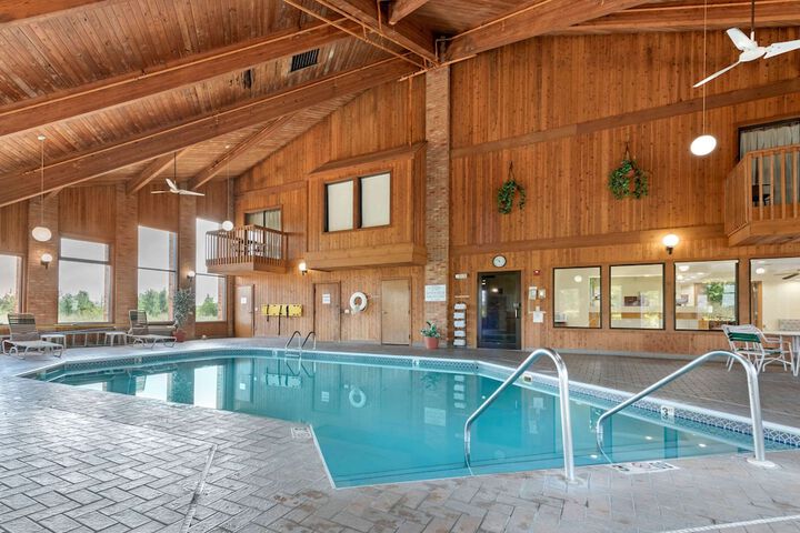 Pool 40 of 51