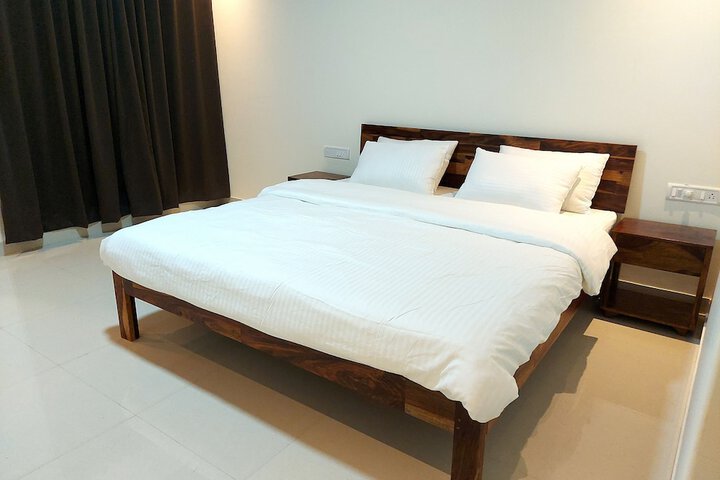 Room 2 of 40