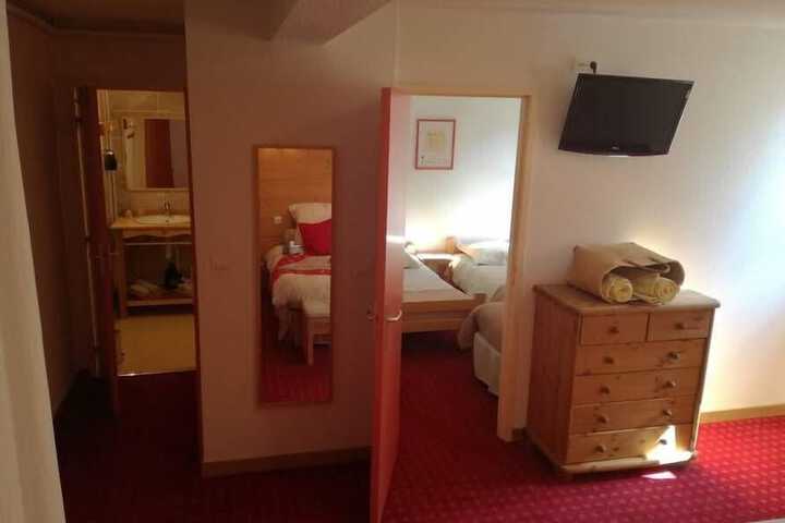 Room 20 of 118