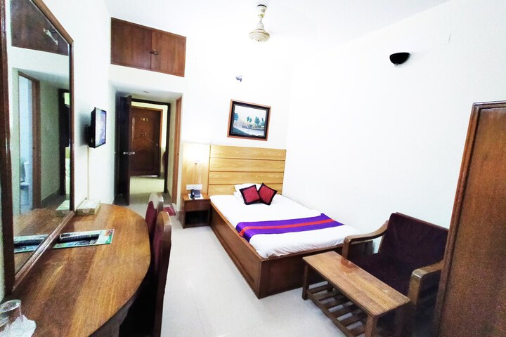 Room 9 of 52
