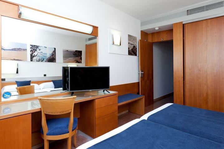Room 7 of 75